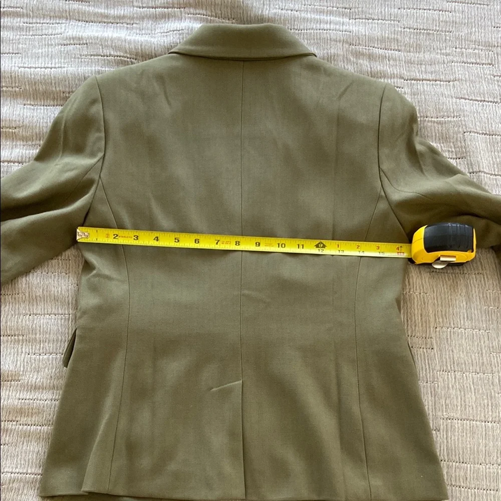 Green Tailored Blazer with Notched Lapels - Picture 4 of 6